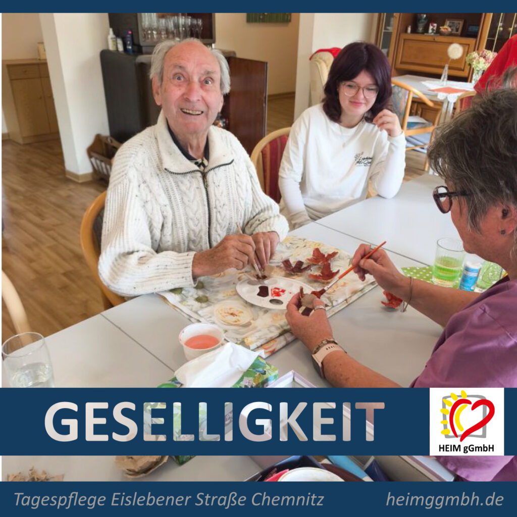 Kreativer Nachmittag mit Spielen und Bastelarbeiten in der Tagespflege Eislebener Straße der HEIM gGmbH in Chemnitz.